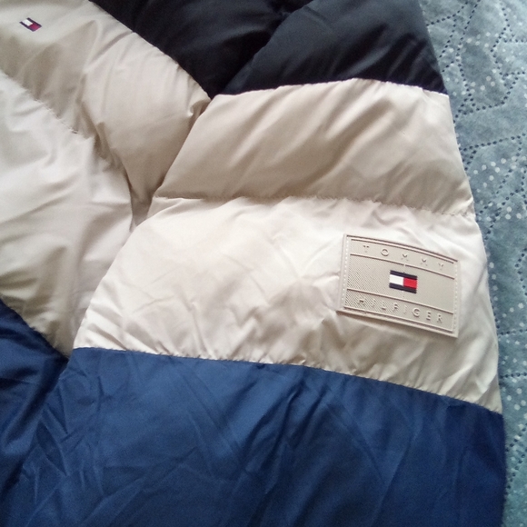 Tommy Hilfiger Blue and Cream Puffer Jacket - Picture 3 of 10